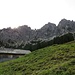 die Sonne geht früh unter bei der Sattelalp...