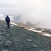 So war die Sicht oben und so gingen wir zügig zur hinten zu erkennenden Bergstation und in die Gondel.