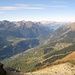 Tiefblick in die Leventina mit Faido im Tal. Im Hintergrund die Berner und Urner Alpen