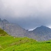 Gewitterstimmung II: Vorder Glärnisch über saftigen Alpen