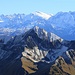 Angezuckertes Tannhorn, dominiert von der Gletscherfläche des Sustenhorns