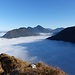 Der höchste Punkt des Heubergs ist ein Grenzstein.<br />Phantstisch ist es heute über dem Nebelmeer! 
