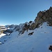 <b>Visto che la zona dell’Alpe di Prato è completamente innevata, fredda e priva di colori, decido di ritornare a valle seguendo il percorso della salita.</b>