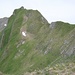 Brienzergrat: Aussicht vom Chruterepass (2053m) zum Gipfel des Briefengrates (2102m).