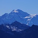 Gipfelaussicht vom Gros Van (2188,6m) im Zoom zum höchsten Alpengipfel Mont Blanc (4810,45m).