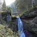 über diese Brücke