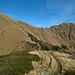 Monte Tamaro,sentiero sempre evidente che zigzagando la ripida rampa finale,conduce in cima.