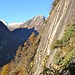 Überall senkrechte Wände und doch gibt es an vielen Orten Bergwege die auf abgelegene Alpen hoch führen.