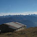 Blick über die Hütten von Tegia Gronda nach Süden