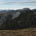 auf der anderen Talseite ist der von Bargis herüberführende Lavadignas-Panoramaweg zur Alpe Mora erkennbar (ein paar Tage später begangen)