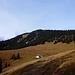 Blick zum unscheinbaren Hirschbühel