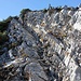 Teilweise über Felsen