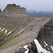 Forstberg (2215m) und Druesberg (2282m), im Hintergrund die beiden Mythen