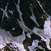 Im Aufstieg zum Cheget - Zoom zur Fels-und-Eis-Landschaft an den nördlichen Ausläufern des Nakratau.