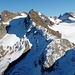 Mitte, Gletscherrücken - Roteflue und dahinter das Silvrettahorn und rechts das Egghorn