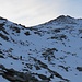 Aufstieg zum Laghetto di Cadabi über den verschneiten Wanderweg