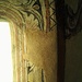 Particolare della finestrella dell'abside originaria con la decorazione bizantineggiante.