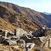 Ruinen auf der Alpe Lôcia.