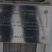 Die Informationstafel am Gipfelkreuz auf der Cornettes de Bise (2432,3m).