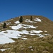 Rückblick zum aperen Gipfelhang des Chli Aubrig