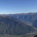 Panorama: Geradeaus geht's zum San Bernardino-Pass - links zum Gotthard
