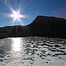 Winterliche Dezembersonne über dem Lago Forcella Magna.