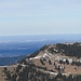 Durchblick über den Wallberg zur Landeshauptstadt