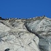 Schottersteine, die wie Möwen auf einer Felsklippe sitzen, können zu gefährlichen Geschossen werden, wenn sie ins Rutschen kommen.