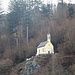 Blick in Schönau auf die Kapelle am Berg