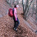 Sgombrare il sentiero da un po' delle foglie accumulatesi può essere rilassante e divertente. In tedesco esiste il termine: 
"Herbstlaubtrittvergnügen" !!!