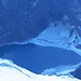 Etwas weiter unten (> 2000 m) der Klöntalersee. Wie immer im Schatten, aber noch praktisch eisfrei