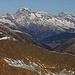 Gipfelaussicht vom Pizzo del Sole (2773,4m) im Zoom nach Nordnordosten zum höchsten Glarner Berg, dem Tödi - Piz Russein (3614m). Rechts auf dem Foto ist zudem der eindrückliche Bifertenstock / Piz Durschin (3419m) zu sehen.

