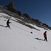 Abstieg über die von der Sonne aufgeweichten Schneefelder ins Tal der Fuorcla Alva...