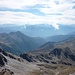 Links der Bildmitte der Gurnatsch, rechts im Dunst liegt Brixen