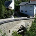 Tag 10: Eine uralte Spitzbogenbrücke in Grins. 