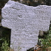 Sewanawank (Sevanavank) - Auf dem Gelände des Klosters sind verschiedenste historische Steine zu finden, so auch dieses Fragment mit Inschrift.