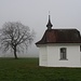 ... dann deutlicher, "baumgeschmückt", zeigt sich das [http://www.sarnen.ch/de/vereine/sehenswuerdigkeiten/welcome.php?action=showobject&object_id=2865 Dunnschtigchäppeli] ...