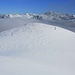 Das Gipfelchen Muot Aut (2399m) mit meiner Spur.