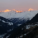 Aussichtspause unterhalb Monte di Sotto: Sonnenaufgang an den Gipfel des Bedrettotals