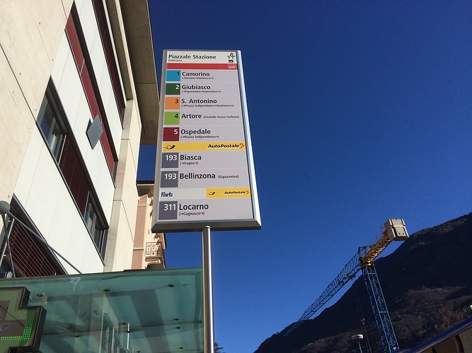 Ich warte auf den Bus mit der Nummer 193. (Bitte nicht...