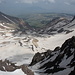 Am Aragats-Westgipfel - Ausblick über das große Kraterbecken des Aragats, das nach ungefähr Südosten offen ist.