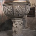 Il fonte battesimale rinascimentale con zoccolo ornato da putti e bassorilievi figurativi sul bacino esagonale. Opera del primo cinquecento.