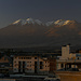 Der Chachani am Abend über Arequipa