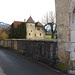 Das alte Schloss Vuippens, gehört heute zum Bauernhof.