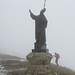 Questa è la statua di papa Paolo VI.....