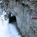 kleine Felsgrotte - ob da wohl ein toggenburger Felsdrache drinn wohnt?<br />oder eine kleine Räuberfamilie?