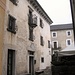 Casa di Palagnedra con bei balconcini settecebteschi. Quello centrale reca lo stemma dei Medici alla cui corte servirono membri della famiglia Mazzi.