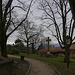 Bei der Katholische Kirche Saint-Maurice in Bernex (454m) liegt gegenüber ein kleiner Park welcher früher einmal ein Friedhof war.