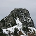Blick vom Kühkranz zum Hochkranz. Der Einstieg zum Ostgrat erfolgt über das steile Schneefeld