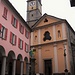 La chiesa di Intragna con il suo campanile, il più alto delle Centovalli, vi si può salire rivolgendosi al vicino Museo.